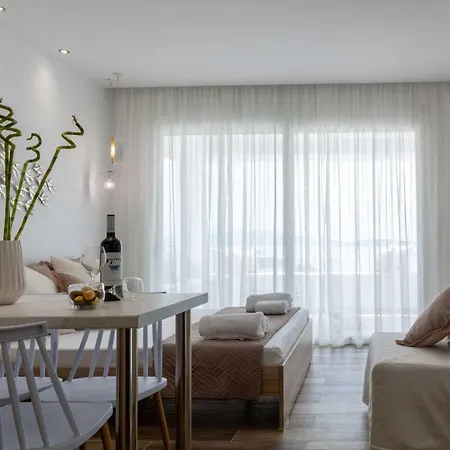 Elena's Sea View Apartman Toló