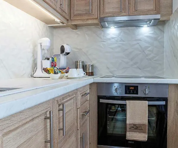 Elena's Sea View Apartman Toló