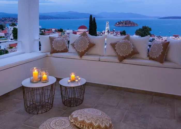 Elena's Sea View Apartman Toló