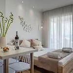 Elena's Sea View Apartment